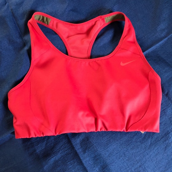 Nike Tops - NIKE SPORTS BRA